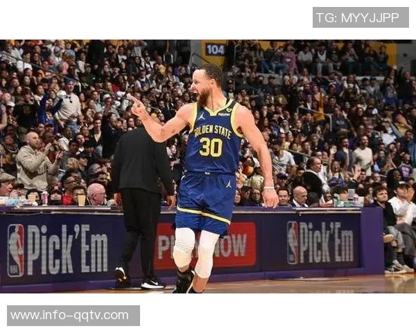 费尔斯表现低迷15投仅5中贡献13分5篮板3助攻全队最低正负值10