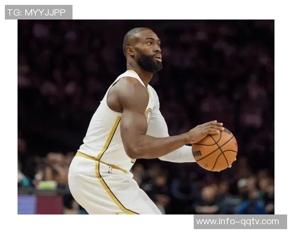 杰伦布朗全能表现31投12中砍下33分并贡献10篮板5助攻2抢断2盖帽