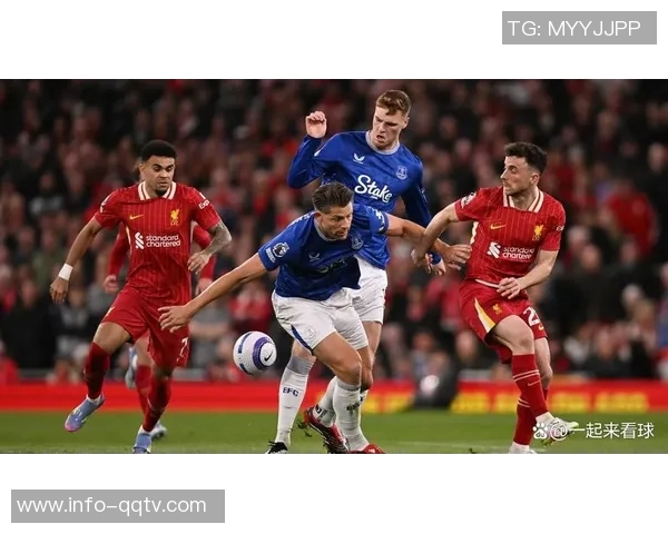 舍伍德指出戈麦斯抬脚过高应被红牌罚下前英超裁判对此表示认同