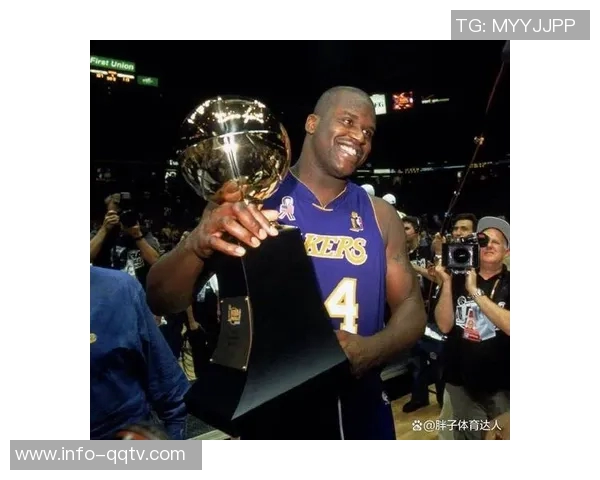 回顾2009年全明星赛科比与奥尼尔再度携手荣膺MVP荣耀时刻